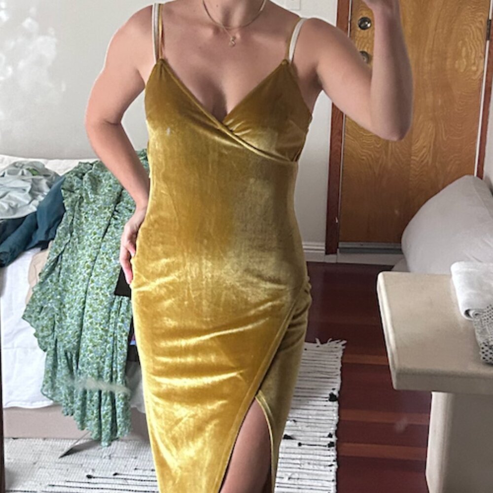 Lulus NWT gold velvet faux wrap maxi dress. Size S New with tags/never worn.